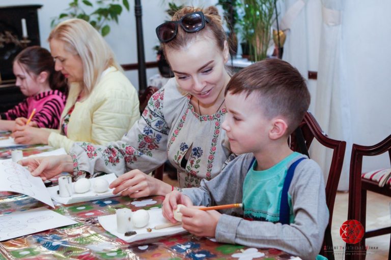 Анна Заклецька. Про День Незалежності, фестивалі і дівчинку з петриківкою - SAL-show Анна Заклецкая фото 2